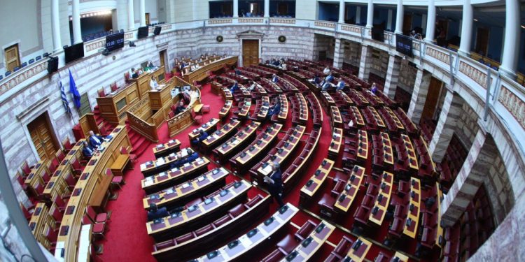 Τα μετέωρα κοινοβουλευτικά βήματα της ΝΔ, τα διλήμματα Βορίδη και η πανάκεια της εξεταστικής