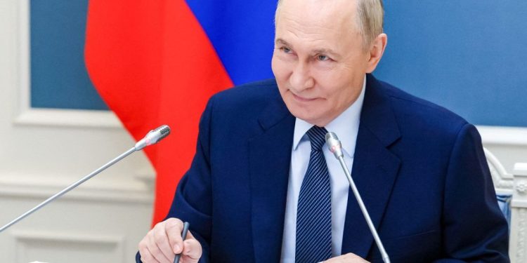 Ο Τραμπ αποσυνδέει πλήρως την Ουκρανία από το ΝΑΤΟ, ο Πούτιν χαμογελά