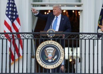 Τραμπ: Επανέρχεται η απαγόρευση επίσκεψης στις ΗΠΑ εναντίον 12 χωρών