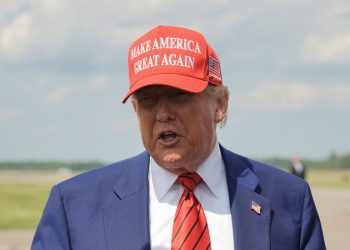 Ο Τραμπ «αδειάζει» την Γκάμπαρντ: «Έκανε λάθος ότι το Ιράν δεν κατασκευάζει πυρηνικό όπλο»