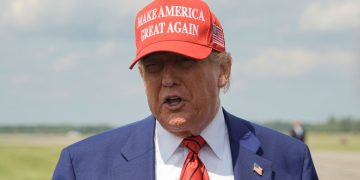 Ο Τραμπ «αδειάζει» την Γκάμπαρντ: «Έκανε λάθος ότι το Ιράν δεν κατασκευάζει πυρηνικό όπλο»