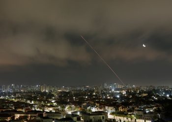 Live: Ιράν και Ισραήλ ανταλλάσσουν επιθέσεις – Το Τελ Αβίβ χτύπησε τον πυρηνικό σταθμό του Ισφαχάν