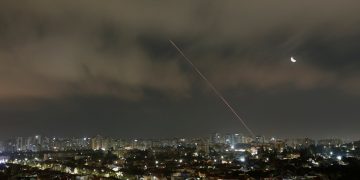 Live: Ιράν και Ισραήλ ανταλλάσσουν επιθέσεις – Το Τελ Αβίβ χτύπησε τον πυρηνικό σταθμό του Ισφαχάν