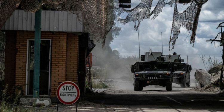 Ουκρανία: Μια ανάσα από την πόλη Σούμι ο ρωσικός στρατός – Στα 300 χιλιόμετρα βορειοανατολικά του Κιέβου