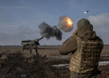 Τραμπ: Νέα στροφή – Θα ανακοινώσει σχέδιο για την αποστολή «επιθετικών» όπλων στην Ουκρανία, λέει το Axios