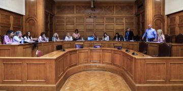 Τέμπη: Αποχώρησαν από την Προανακριτική ΠΑΣΟΚ – ΚΚΕ – Νέα Αριστερά καταγγέλλοντας τη διαδικασία