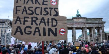 Ευρώπη: Γιατί αποτυγχάνουν οι προοδευτικές κυβερνήσεις – Ο κίνδυνος να καλύψει το «κενό» η Ακροδεξιά