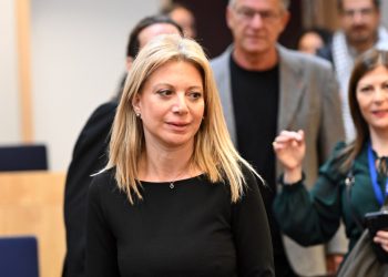 Μαρία Καρυστιανού: Τη Δευτέρα στη Βουλή οι 1,3 εκατ. υπογραφές – Να πάρουμε πίσω το οξυγόνο