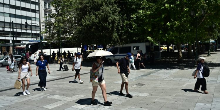 Καιρός: Καύσωνας για γερά νεύρα – Τα μέτρα προστασίας για τους εργαζόμενους