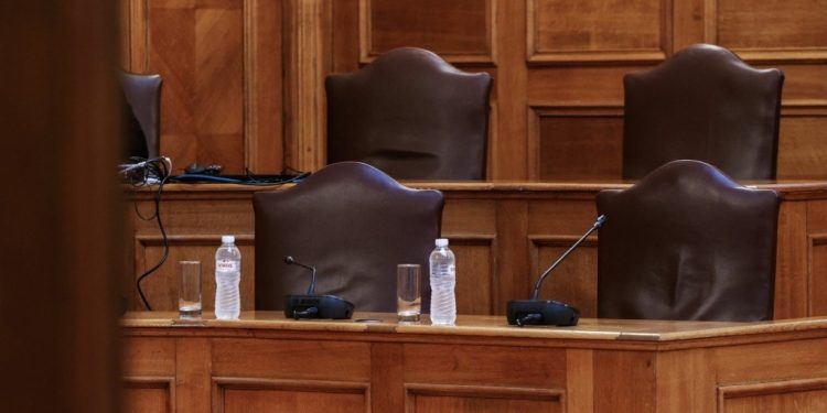 Οι γραμμές άμυνας του Μαξίμου για το μπλοκάρισμα της Προανακριτικής για ΟΠΕΚΕΠΕ