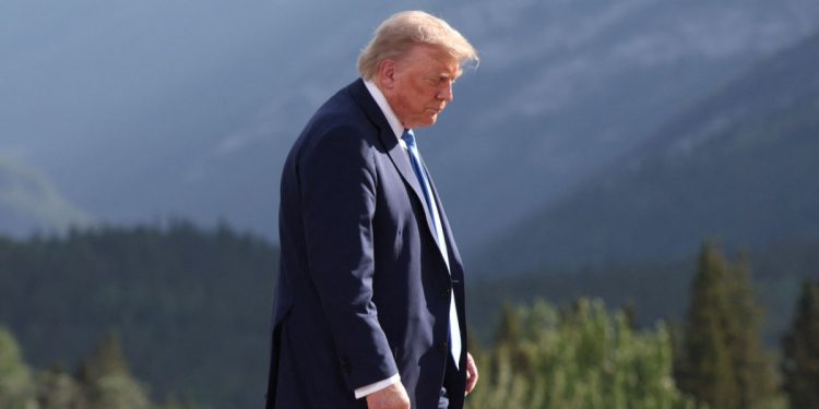 ΗΠΑ: Η πλειοψηφία των Αμερικανών αντιτίθεται στη μεταναστευτική πολιτική Τραμπ – «Το παρατράβηξε»