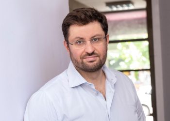 Ζαχαριάδης: Φυγομαχία και γελοιοποίηση αν η ΝΔ απέχει από τις ψηφοφορίες για τις προανακριτικές