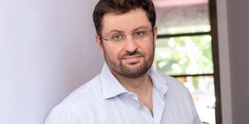 Ζαχαριάδης: Φυγομαχία και γελοιοποίηση αν η ΝΔ απέχει από τις ψηφοφορίες για τις προανακριτικές