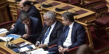 Η στάση Βορίδη – Αυγενάκη ζορίζει το Μαξίμου