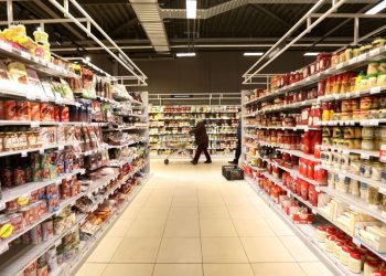 Η ακρίβεια στα τρόφιμα και το παράδειγμα της Πορτογαλίας: Πώς η μείωση ΦΠΑ πέρασε εξ ολοκλήρου στα ράφια