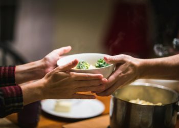 Eurostat: Η διατροφική ανασφάλεια πλήττει το 35% των φτωχών νοικοκυριών στην Ελλάδα