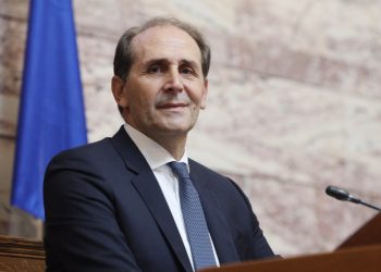 Ο πολιτικός κόσμος αποχαιρετά με θλίψη τον Απόστολο Βεσυρόπουλο