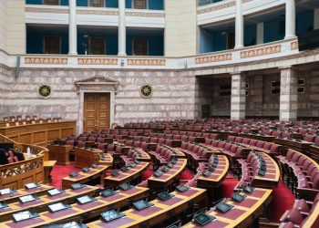 Καλά τα παιχνίδια με τον εκλογικό νόμο, αλλά μπορεί να γίνουν μπούμερανγκ