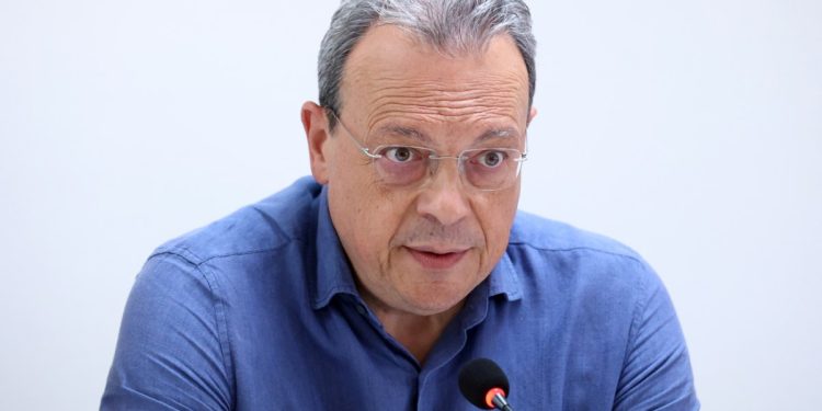 Φάμελλος: Tο καθεστώς Μητσοτάκη δημιουργεί θεσμική κρίση για να μπαζώσει την αλήθεια για τα σκάνδαλά του