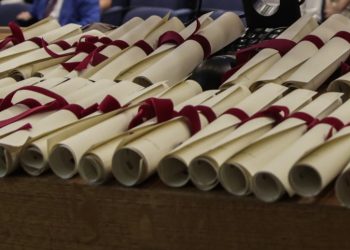 «Ιδεοληψία» είναι να προβάλεις τα ιδιωτικά «σουπερμάρκετ πτυχίων» αντί για τα δημόσια πανεπιστήμια