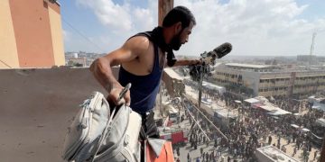 Γάζα: Διεθνής κατακραυγή – Γιατί η διπλή επίθεση του Ισραήλ στο νοσοκομείο Νάσερ συνιστά έγκλημα πολέμου