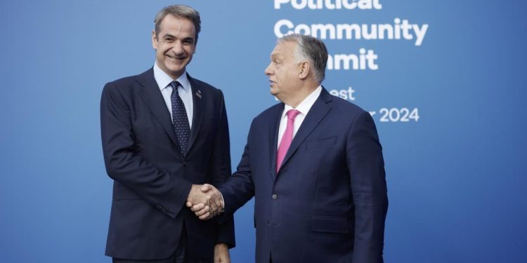 Ο Βίκτορ Όρμπαν μπορεί να είναι περήφανος, Μητσοτάκης και Πλεύρης εξελίσσονται σε μεγάλους μιμητές του