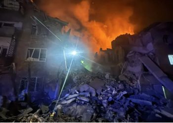 Ουκρανία: «Τεράστιο» φονικό κύμα ρωσικών επιθέσεων τη νύχτα στο Κίεβο και στα κεντρικά της χώρας
