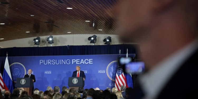 Συνάντηση Τραμπ – Πούτιν: «Εποικοδομητικός» διάλογος, χωρίς επίτευξη συμφωνίας για εκεχειρία στην Ουκρανία