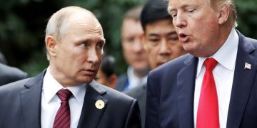 Ο Τραμπ ξαναπλησιάζει το Κρεμλίνο για την Ουκρανία – Γιατί το CNN κρατάει μικρό «καλάθι»