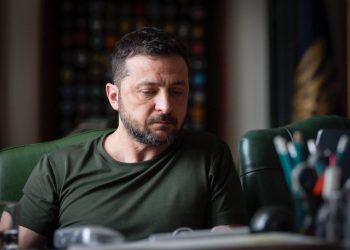 ΗΠΑ: Ο Λευκός Οίκος σκέφτεται να καλέσει τον Ζελένσκι στη συνάντηση Πούτιν – Τραμπ στην Αλάσκα