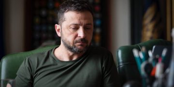 ΗΠΑ: Ο Λευκός Οίκος σκέφτεται να καλέσει τον Ζελένσκι στη συνάντηση Πούτιν – Τραμπ στην Αλάσκα