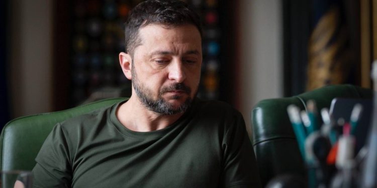 ΗΠΑ: Ο Λευκός Οίκος σκέφτεται να καλέσει τον Ζελένσκι στη συνάντηση Πούτιν – Τραμπ στην Αλάσκα