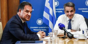 Άδωνι Γεωργιάδη το ΕΣΥ που υπονομεύεις το κρατούν όρθιο οι γιατροί και οι νοσηλευτές