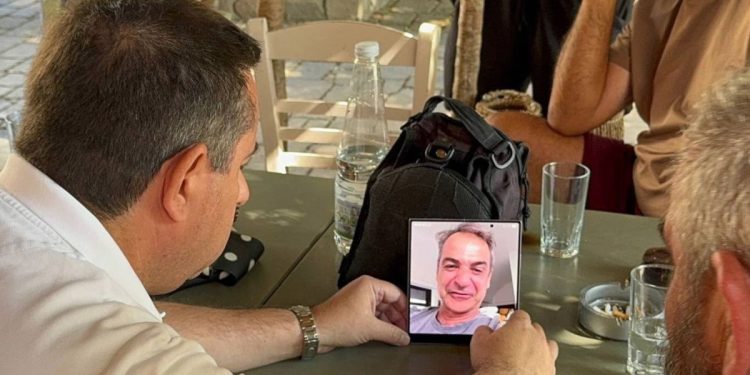 Βιντεοκλήση Μηταράκη σε Μητσοτάκη από τη Βολισσό – Γελάνε πλέον μαζί τους στα καφενεία, «κυβέρνηση ανίκανων και διεφθαρμένων»