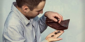 Απασχόληση: Η ανεργία μειώνεται αλλά ο μισθός δεν φτάνει