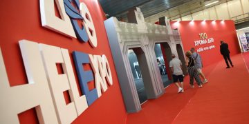 Φουντώνει η πολιτική αντιπαράθεση μετά τις εξαγγελίες Μητσοτάκη στη ΔΕΘ