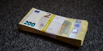 H διαφθορά σκοτώνει… την υγιή επιχειρηματικότητα – Το 97% των ελληνικών επιχειρήσεων τη θεωρεί (δια)δεδομένη