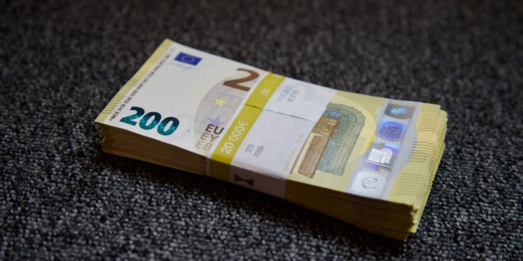 H διαφθορά σκοτώνει… την υγιή επιχειρηματικότητα – Το 97% των ελληνικών επιχειρήσεων τη θεωρεί (δια)δεδομένη