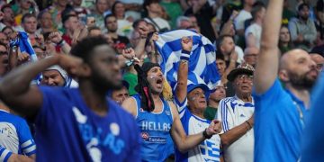 Εθνική Ελλάδας: «Πετάνε» για Ρίγα πάνω από 2.000 Έλληνες – Τι ισχύει με τις πτήσεις τσάρτερ για τον ημιτελικό με την Τουρκία