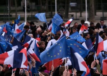 Απειλούν με «μεγάλες κινητοποιήσεις» οι Γάλλοι εργοδότες