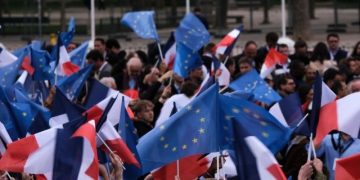 Απειλούν με «μεγάλες κινητοποιήσεις» οι Γάλλοι εργοδότες