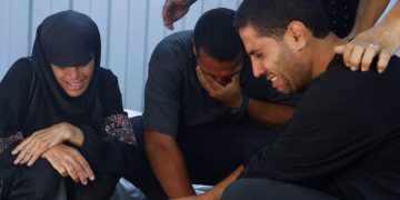 Γάζα: Το Ισραήλ συνεχίζει τη σφαγή ενώ ο Τραμπ συναντά τον Νετανιάχου και λέει ξανά ότι η εκεχειρία είναι κοντά