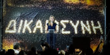 Τέμπη: Η πολιτική συνθήκη και το φαινόμενο Καρυστιανού