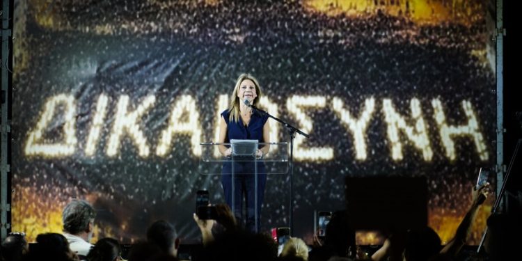 Τέμπη: Η πολιτική συνθήκη και το φαινόμενο Καρυστιανού