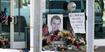 Δολοφονία Τσάρλι Κερκ: Ο Τραμπ σπεύδει να στοχοποιήσει τη «ριζοσπαστική αριστερά» – Φόβοι για εκτεταμένες αναταραχές