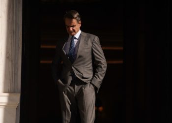 Μητσοτάκης και ΝΔ: ο ορίζοντας της άνοιξης και το σχέδιο εξόδου από τη δημοσκοπική κινούμενη άμμο