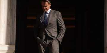 Μητσοτάκης και ΝΔ: ο ορίζοντας της άνοιξης και το σχέδιο εξόδου από τη δημοσκοπική κινούμενη άμμο