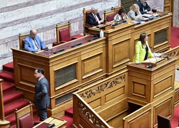 Κόντρα στη Βουλή για τα Τέμπη: Τι είπε για τα αιτήματα εκταφής η Ζωή Κωνσταντοπούλου – «Θέλει να καθυστερήσει τη δίκη» απάντησε ο Άδωνις Γεωργιάδης