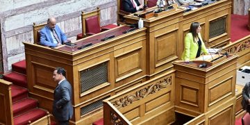 Κόντρα στη Βουλή για τα Τέμπη: Τι είπε για τα αιτήματα εκταφής η Ζωή Κωνσταντοπούλου – «Θέλει να καθυστερήσει τη δίκη» απάντησε ο Άδωνις Γεωργιάδης