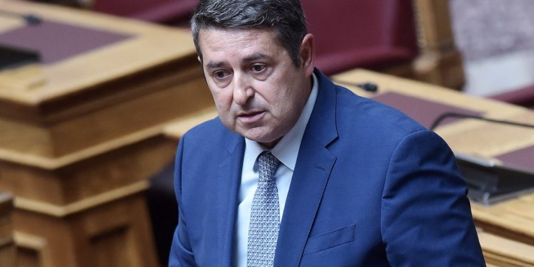 Κόντρα στη Βουλή: «Δεν μπορούμε να ανεχτούμε το Μυλωνάκης gate», λέει η Κωνσταντοπούλου, επικαλούμενη άρθρα του in